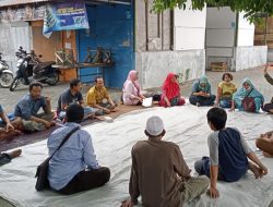 PAGUYUBAN PASAR MENGGELAR AKSI DI DEPAN KANTOR BUMDES KALISAMPURNO TANGGULANGIN SIDOARJO