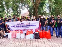 Momentum HPN 2022, AJIB Bagikan Ratusan Nasi Kotak di Seputar Bondowoso