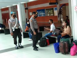 Giat Himbauan Prokes Polsek Udara Saat Pelaksanaan Ops Yustisi Kepada Pengguna Jasa Bandara Ngurah Rai