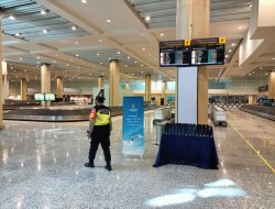 Sambut Kedatangan PPLN Dari Singapura, Kapolsek Udara Siapkan Personil Pam Terminal International Bandara Ngurah Rai  