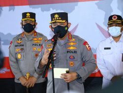 Tinjau Vaksinasi Serentak, Kapolri Ingatkan Pentingnya Vaksin untuk Hadapi Omicron
