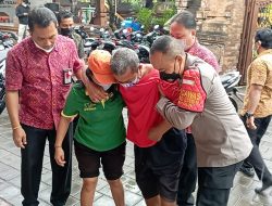 Peduli Sesama Kapolsek Denpasar Barat Serahkan Sembako Dan Tongkat