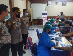 Kapolsek Denpasar Selatan Pantau Jalannya Vaksinasi 