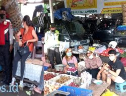 Personil Polsek Denpasar Barat Polresta Denpasar Laksanakan Patroli Dialogis Dengan Pedagang dan Pengunjung Pasar