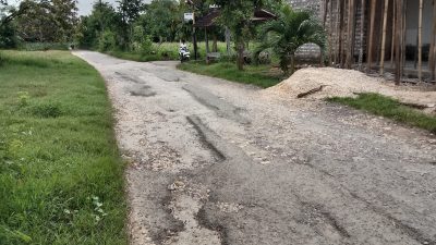 Jalan Akses Desa Pangereman Tak Kunjung Ada Perbaikan: Dinas PUPR Kabupaten Sampang Segera Ambil Langkah Kongkrit