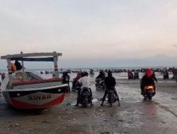 Pengunjung Wisata Pantai Camplong Mulai Ramai, Sebagian Berasal Dari Luar Kota Sampang