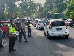 Bhabinkamtibmas Desa Sanur Kaja Himbau Pengunjung dan Wisatawan tujuan Nusa Penida