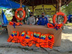 Pantai Camplong Di Serbu Wisatawan, Petugas Pos Pam Terapkan Protokol Kesehatan Antisipasi Penyebaran Covid-19