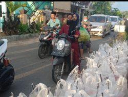Pondok Pesantren Nurul Ulum Umar Zayyadi Sumber Nangka Bagi-bagi 1000 Takjil Untuk Menyambut Hari Kemenangan Idul Fitri