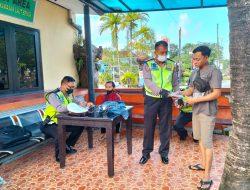 Kanit Lantas Polsek Benoa Tindak Para Pelanggar Lalu Lintas Sebagai Antisipasi Laka Lantas.