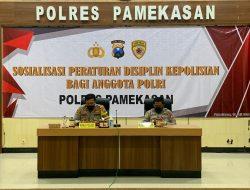 Polres Pamekasan Gelar Sosialisasi Peraturan Disiplin Kepolisian Bagi Anggota Polri