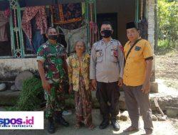 Kanit Binmas Polsek Kadur Bersama Babinsa Desa Gagah Datangi Warga Tidak Mampu Yang Mau Operasi Katarak