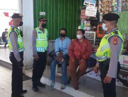 Polsek Densel Laksanakan KRYD Sampaikan Pesan Kamtibmas Cegah Kriminalitas