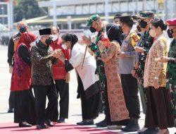 Kapolda Bersama Gubernur Bali Dan Pangdam/IX Udayana Sambut Kedatangan Wapres RI.