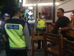Polsek Densel Laksanakan Patroli Dialogis Seputaran Kawasan Wisata
