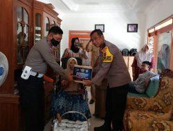 Hari Lalu Lintas Bhayangkara Ke-67, Satlantas Polres Pamekasan Anjangsana ke Korban Laka Lantas Yang Mengalami Cacat