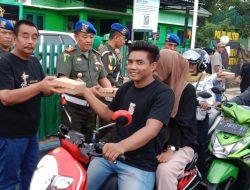 Subdenpom V/ 4 – 3 Pamekasan Bersama ‘Cong Wahyu’ Ayunda Bagi – bagi Takjil dan Santuni Anak Yatim