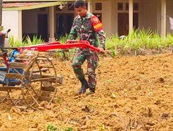 Inilah Wujud Kepedulian Babinsa Posramil 0826-12 Kadur Kepada Petani