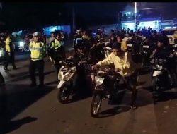 Pembalap Liar dan Knalpot Brong Berjalan Kaki Ke Polres Pamekasan