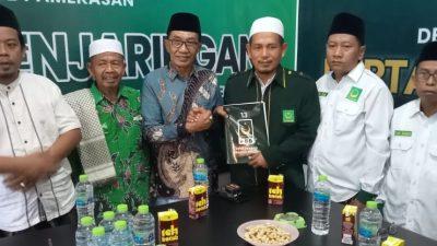 KH. Kholilurrahman Ambil Formulir ke Kantor DPC PBB Pamekasan di Dampingi Ratusan Masa