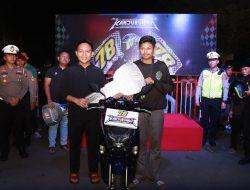 Kapolres Malang Berikan Hadiah 2 Unit Motor di Kanjuruhan Street Race Seri 18