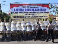 Polres Pamekasan Melaksanakan Latihan Dalmas Bersama Dengan Polres Sumenep