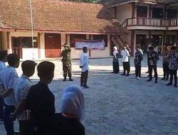 Koramil 0826-09 Pakong Melatih Siswa Peraturan Baris Berbaris di SMK 1 Pakong