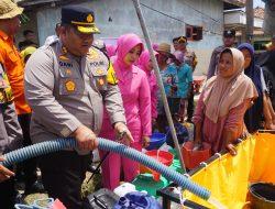 Polres Pamekasan Berikan Bantuan Air Bersih 6 Truck di HUT Lalu Lintas Ke-69