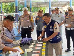 Ops Lilin Semeru 2024, Polres Pamekasan Lakukan Tes Urine Sopir Bus dan Kondisi Kendaraan Layak Jalan