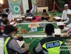 Polres Pamekasan Gelar Sholat Taraweh dan tadarus Qur’an Keliling