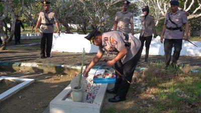 Polres Pamekasan Gelar Tabur Bunga di TMP Menjelang Hari Bhayangkara Ke-79