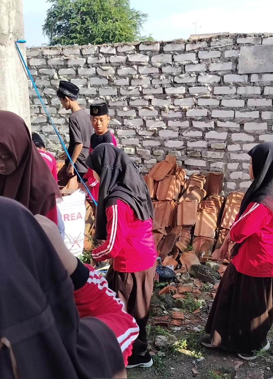MTSS Al Furqon Gelar Jum’at Bersih Menyambut Liburan Bulan Ramadhan