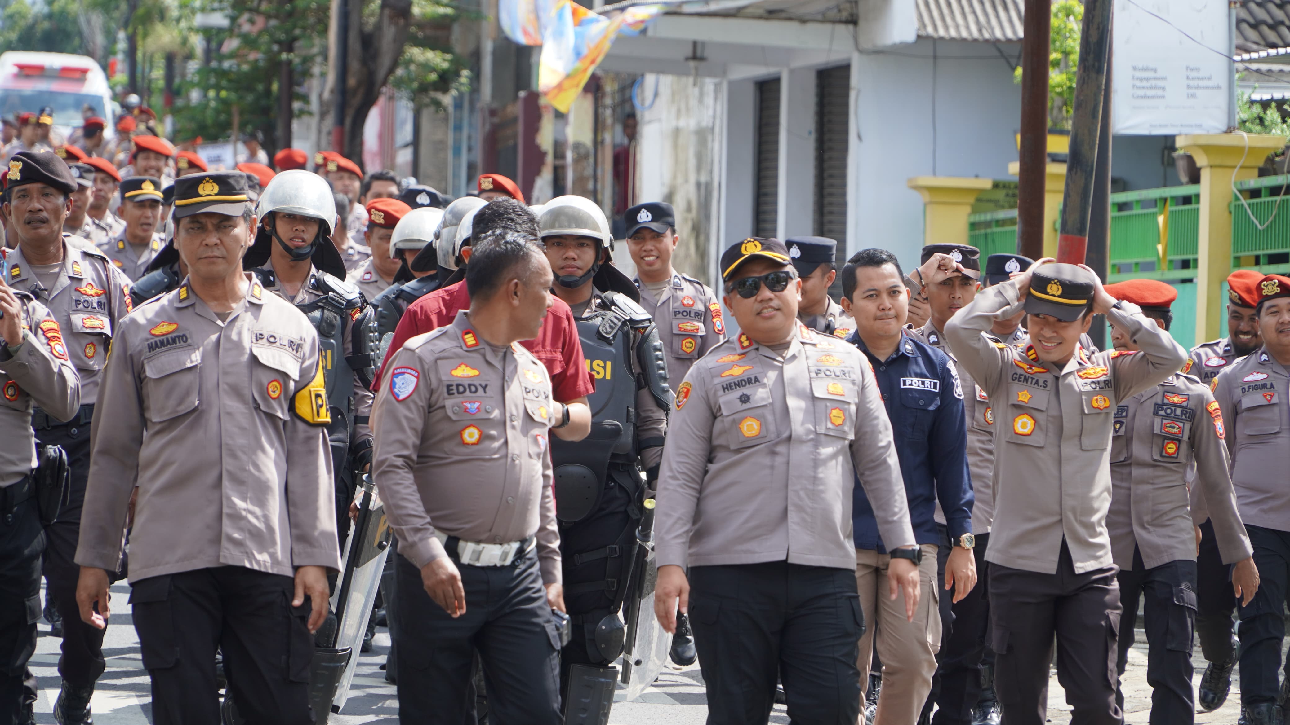 Kapolres Pamekasan Pimpin Latihan PHH dan Pembinaan Tradisi Bintara Remaja