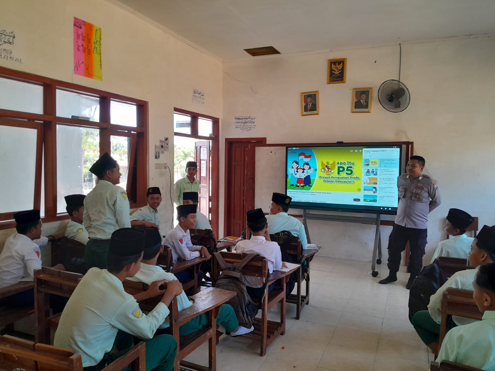 Satukan Sinergi, Sat Binmas Polres Pamekasan Gelar “Police Goes to Pondok Pesantren” di PP Sabar