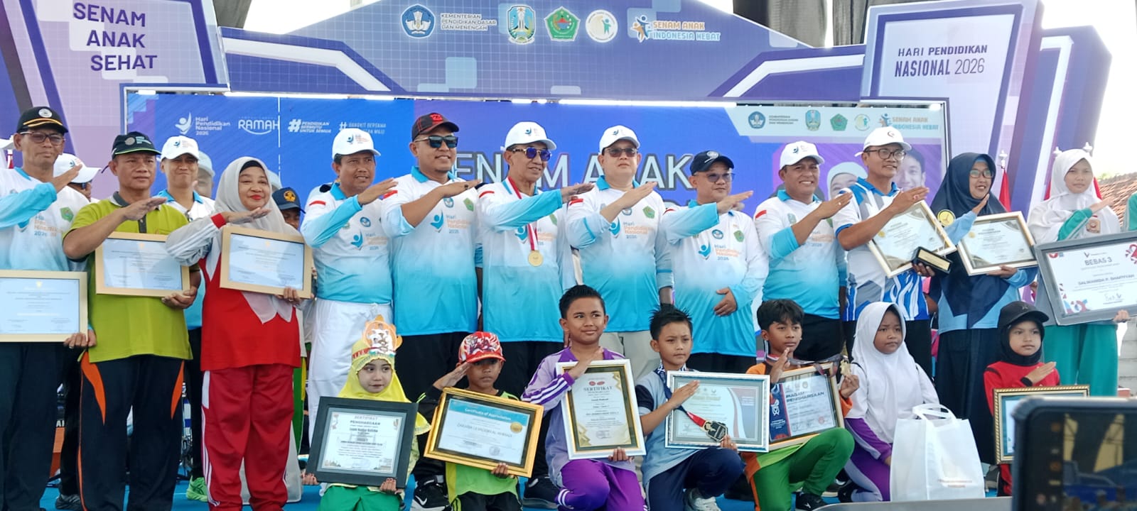 Rekor MURI Pertama Indonesia, Puncak Hardiknas Jawa Timur 2026 di Pamekasan