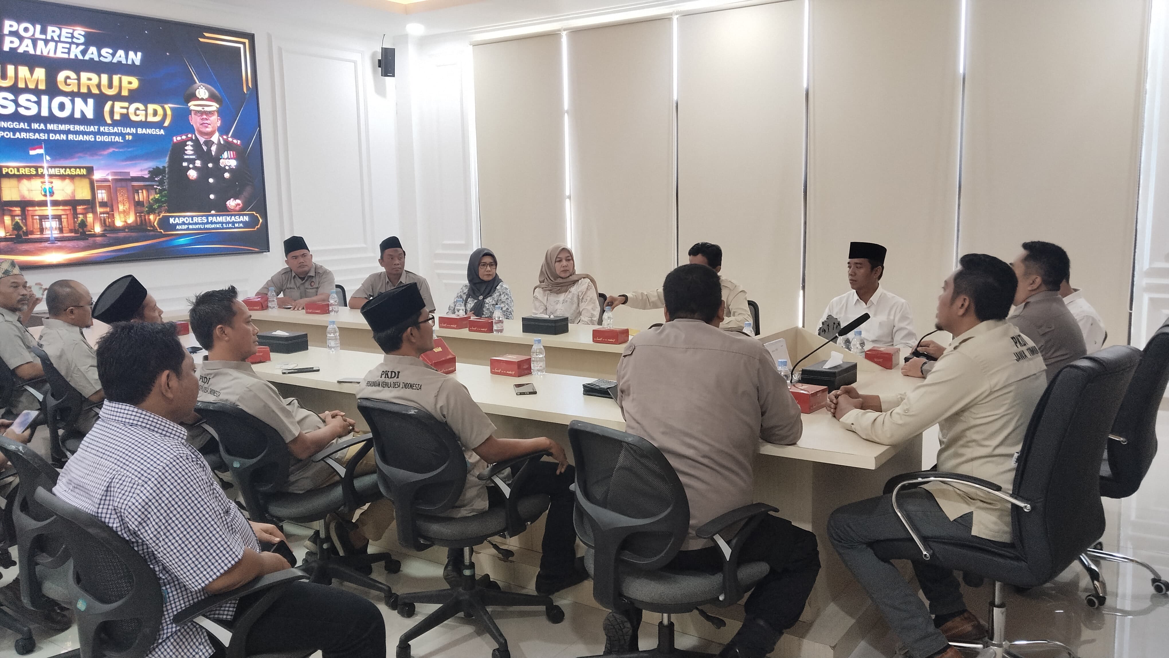Kapolres Pamekasan Gelar FGD Bersama Persaudaraan Kepala Desa Indonesia