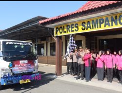 Polres Sampang Bantu Air Bersih Dampak Kekeringan Di 14 Polsek Kabupaten Sampang